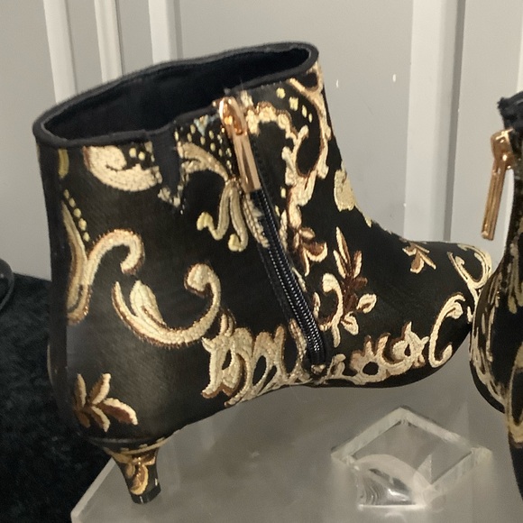 COMFORTVIEW Women’s The Meredith Bootie Floral Embroidered Ankle Boots 10W - Picture 6 of 15